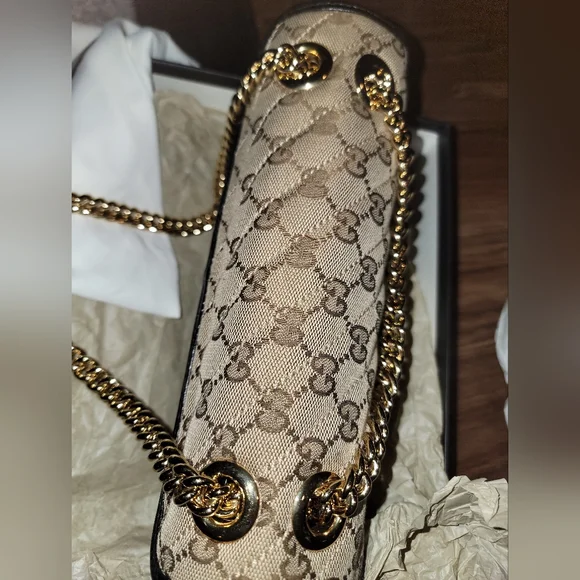 Authentic Gucci GG Marmont Matelasse Small Bag 443497 - Picture 7 of 14